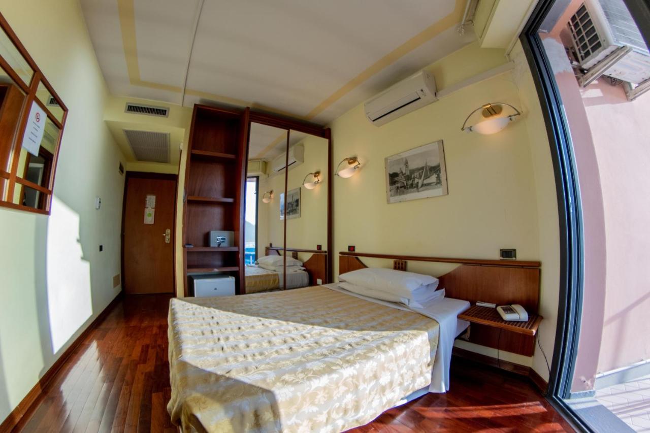 Hotel Sirenella Mele Exteriér fotografie