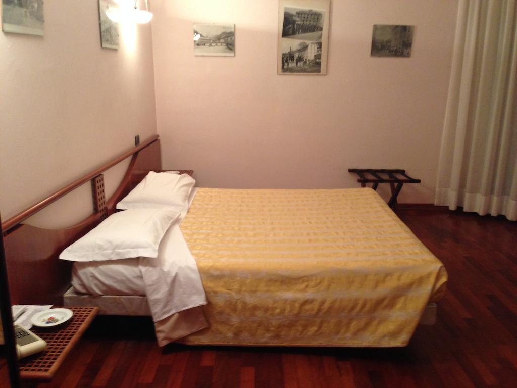 Hotel Sirenella Mele Pokoj fotografie